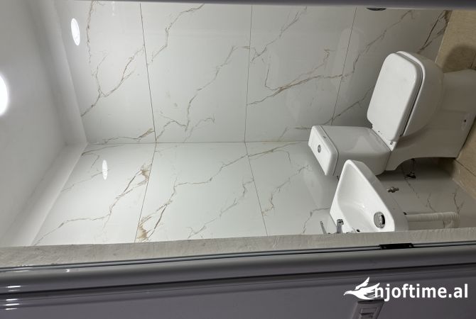 Dyqan me qira ne Astir