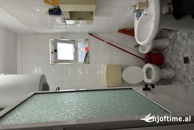 Ambient biznesi me qera 1+1 ne Tirane - 450 Euro