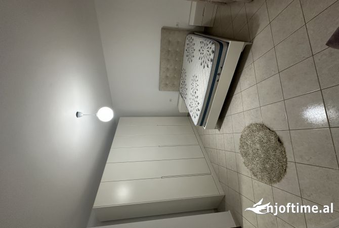 Shtepi me qera Apartament ne Tirane, 1+1, Mobilimi E mobiluar, Pagesa 400  Euro.