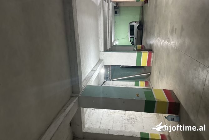 Ambient biznesi me qera 4+1 ne Tirane - 1,200 Euro