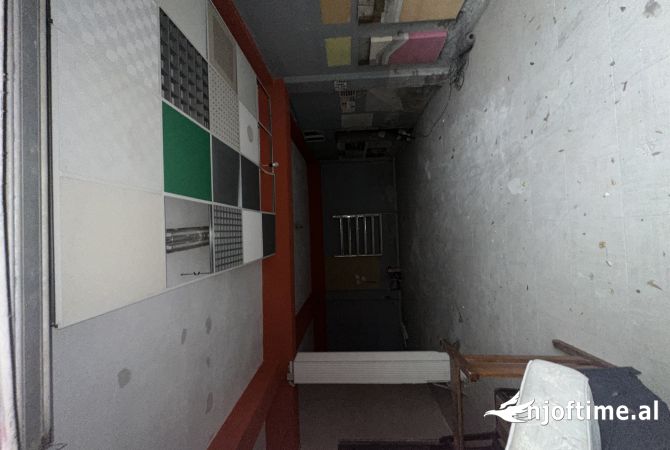 Ambient biznesi me qera 4+1 ne Tirane - 2,000 Euro