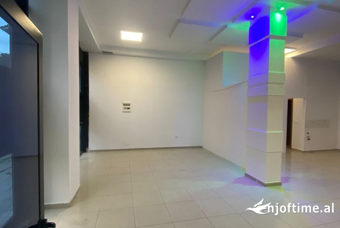 Ambient biznesi me qera 1+1 ne Tirane - 85,000 Leke