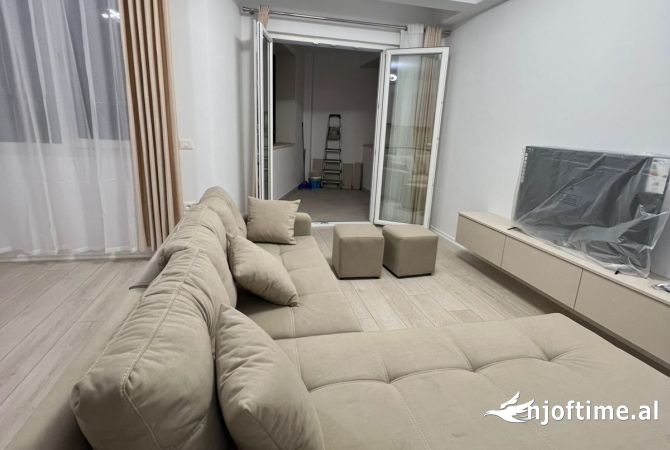 Shtepi me qera Apartament ne Tirane, 2+1, Mobilimi E mobiluar, Pagesa 650  Euro.