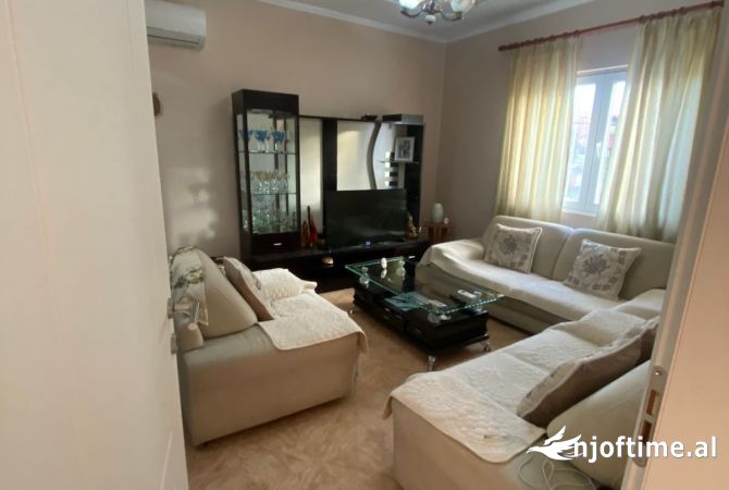 Shtepi me qera 2+1 ne Tirane - 500 Euro