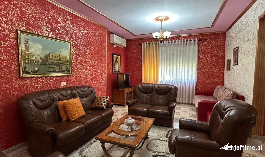 Shtepi me qera Apartament ne Tirane, 2+1, Mobilimi E mobiluar, Pagesa 650  Euro.