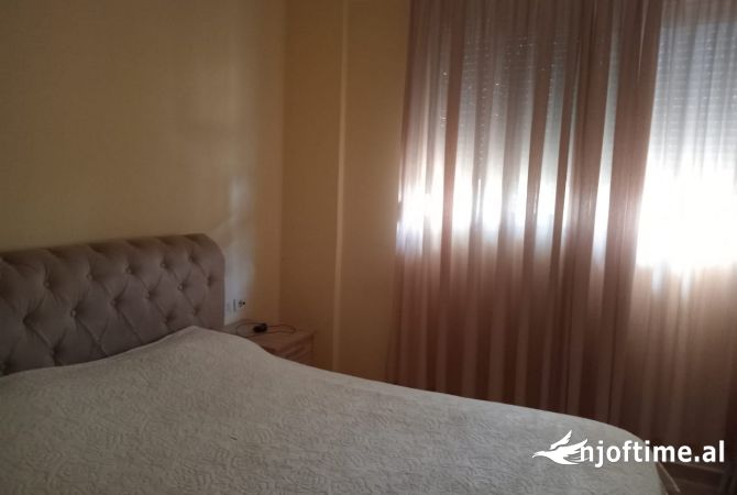 Shtepi ne shitje 1+1 ne Tirane - 120,000 Euro