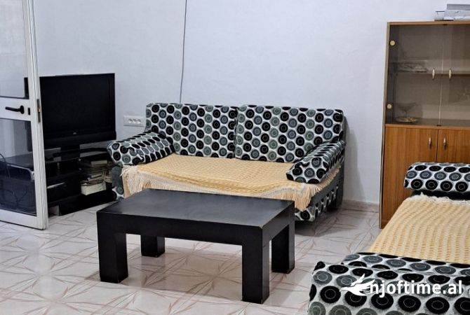 Shtepi me qera 2+1 ne Tirane - 400 Euro