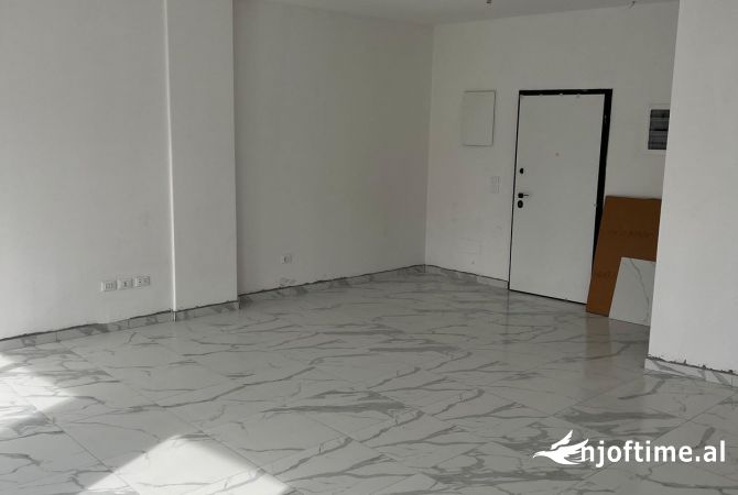 Ambient biznesi me qera 3+1 ne Tirane - 900 Euro