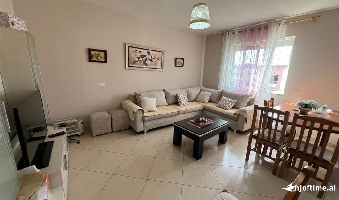 Shtepi me qera Apartament ne Tirane, 1+1, Mobilimi E mobiluar, Pagesa 450  Euro.