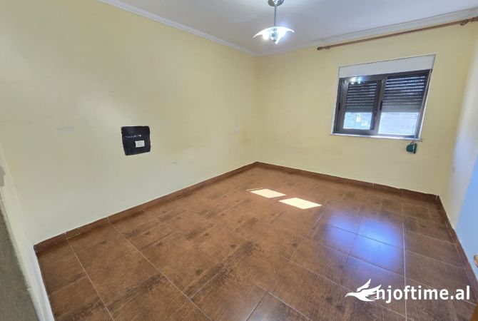 Shtepi me qera 2+1 ne Tirane - 350 Euro