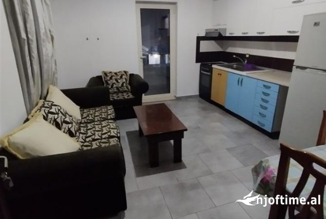 Shtepi me qera 2+1 ne Tirane - 350 Euro