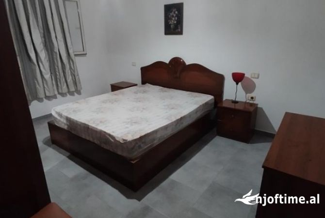 Shtepi me qera Apartament ne Tirane, 2+1, Mobilimi E mobiluar, Pagesa 350  Euro.