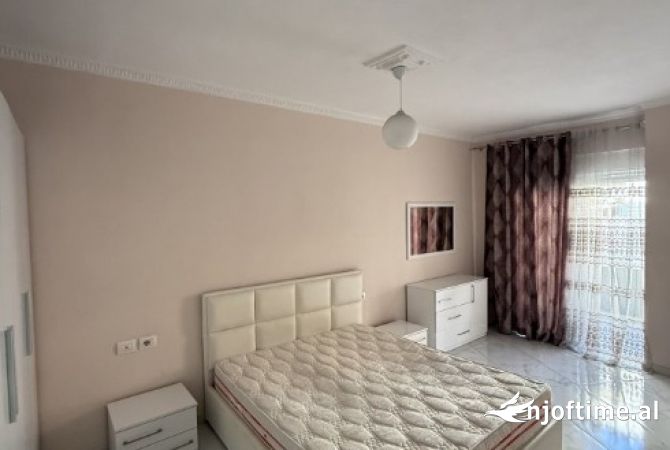 Shtepi me qera 2+1 ne Tirane - 450 Euro