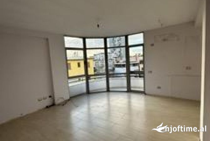 Shtepi me qera 2+1 ne Tirane - 450 Euro