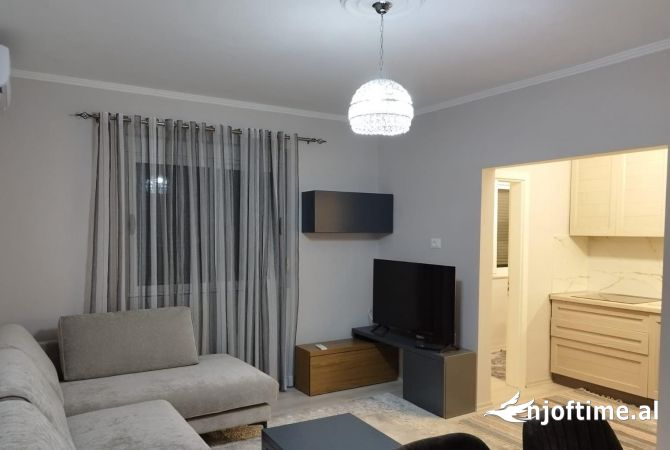 Shtepi me qera 1+1 ne Tirane - 43,000 Leke