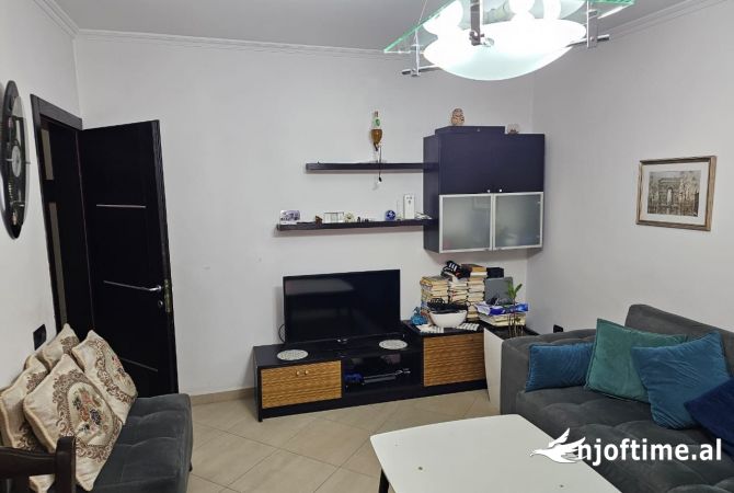 Shtepi me qera 1+1 ne Tirane - 450 Euro