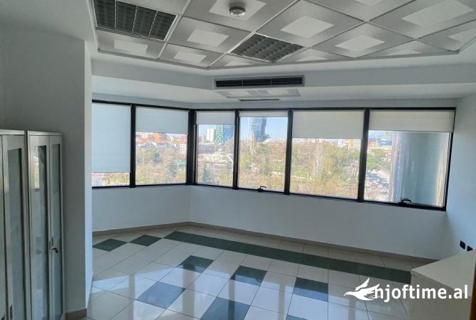Ambient biznesi me qera 3+1 ne Tirane - 4,400 Euro