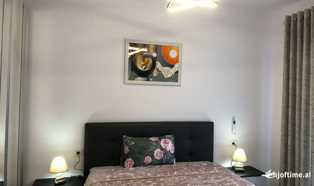 Shtepi me qera Apartament ne Tirane, 1+1, Mobilimi E mobiluar, Pagesa 400  Euro.