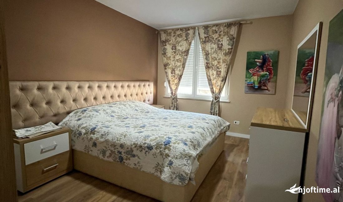 Shtepi me qera Apartament ne Tirane, 2+1, Mobilimi E mobiluar, Pagesa 800  Euro.