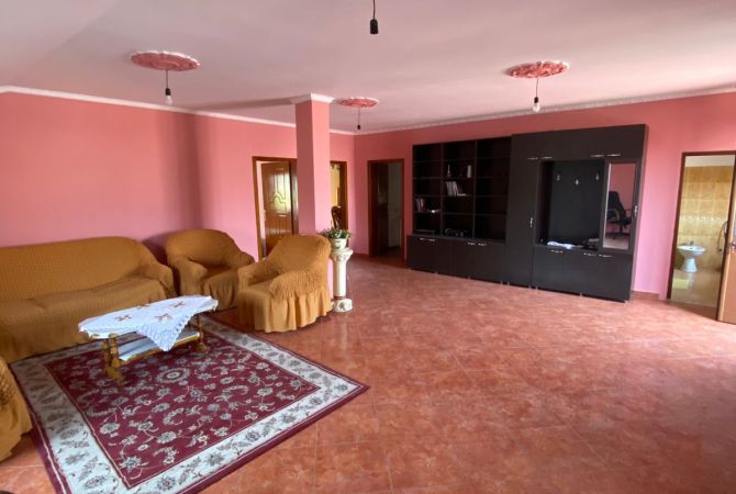 Shtepi me qera 1+1 ne Tirane - 400 Euro