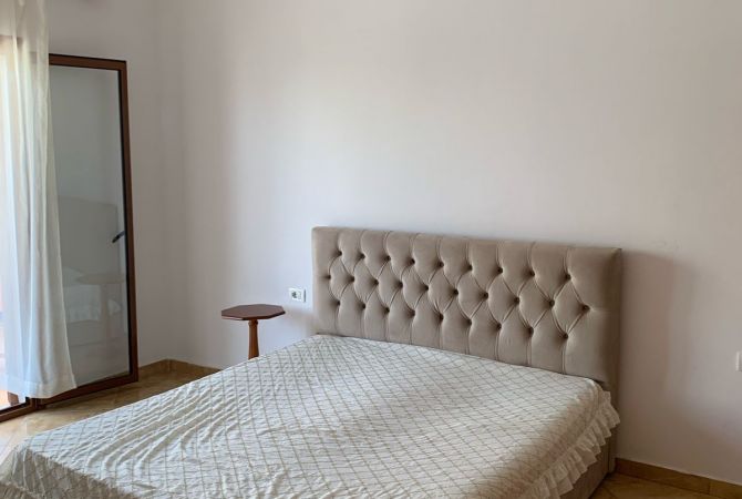 Shtepi me qera 2+1 ne Tirane - 400 Euro