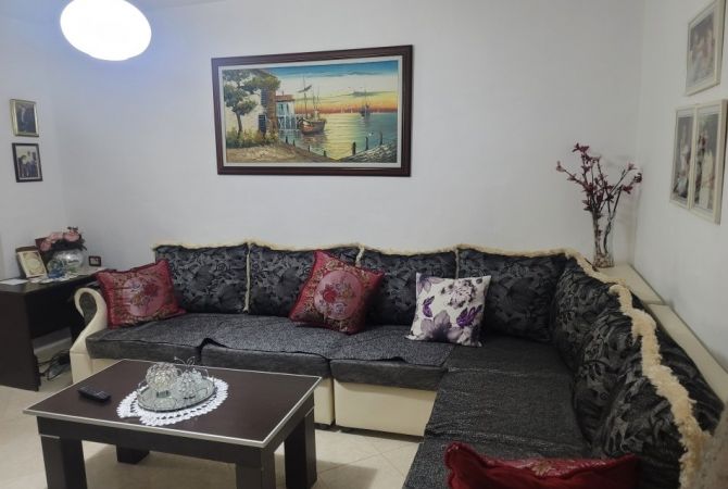 Shtepi me qera Apartament ne Tirane, 1+1, Mobilimi E mobiluar, Pagesa 400  Euro.