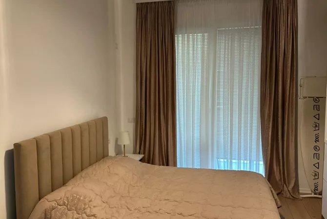 Shtepi me qera Apartament ne Tirane, 2+1, Mobilimi E mobiluar, Pagesa 700  Euro.