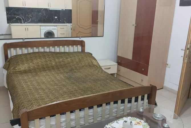 Shtepi me qera Garsoniere ne Tirane - 300 Euro