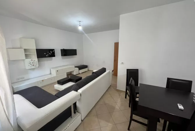Shtepi me qera 2+1 ne Tirane - 500 Euro