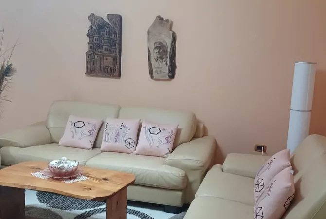 Shtepi me qera 2+1 ne Tirane - 400 Euro