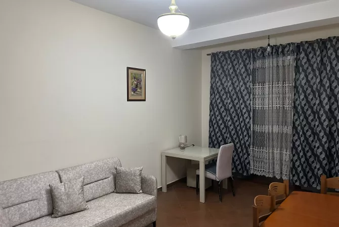Shtepi me qera 1+1 ne Tirane - 580 Euro