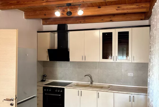 Shtepi me qera 2+1 ne Tirane - 540 Euro