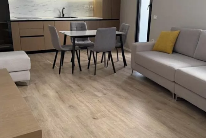 Shtepi me qera 2+1 ne Tirane - 750 Euro