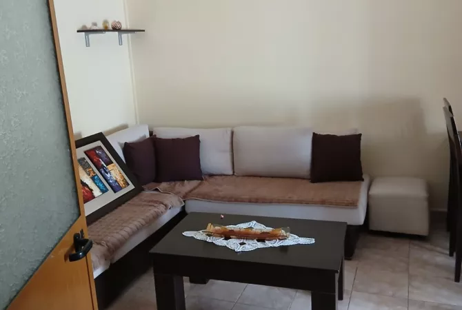 Shtepi me qera 2+1 ne Tirane - 440 Euro