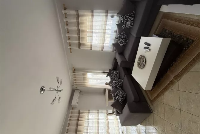 Shtepi me qera 2+1 ne Tirane - 650 Euro