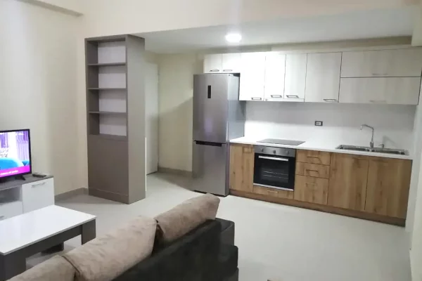 Shtepi me qera 2+1 ne Tirane - 450 Euro