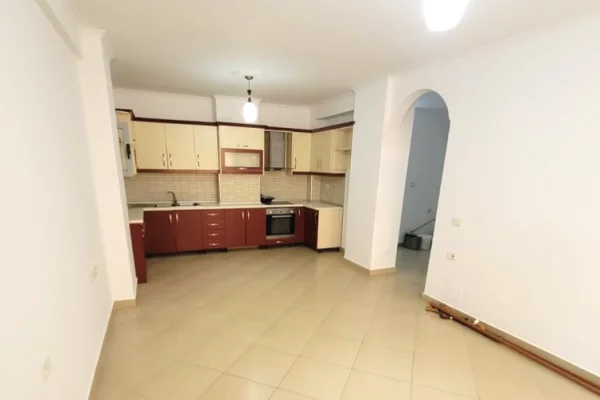 Shtepi me qera 1+1 ne Tirane - 350 Euro