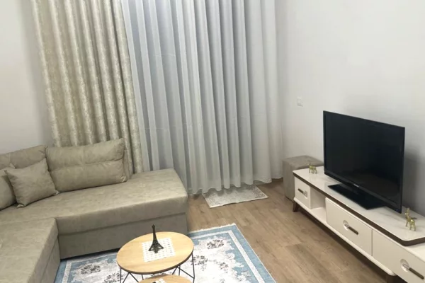 Shtepi me qera 2+1 ne Tirane - 450 Euro