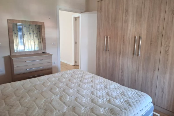 Shtepi me qera 1+1 ne Tirane - 450 Euro