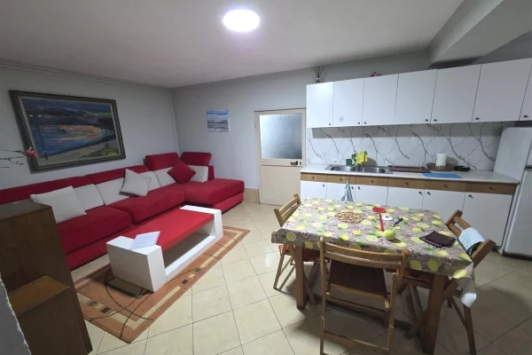 Shtepi me qera 1+1 ne Tirane - 400 Euro