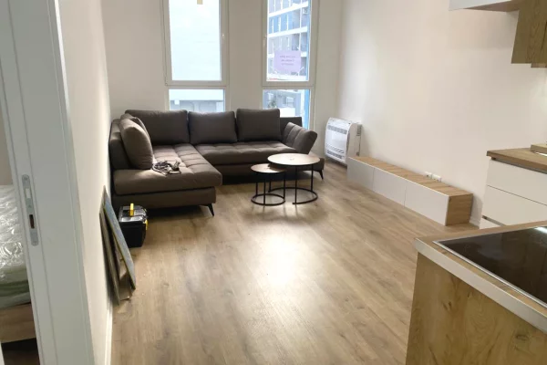 Univers city, jepet me qera apartament 1+1