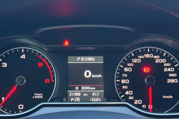 Makina ne shitje ne Tirane, Audi, 2013 Diesel,Kambio Automatik Pagesa 7,900  Euro.