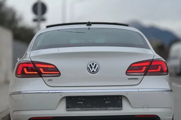 Makina ne shitje ne Tirane, Volkswagen, 2012 Diesel,Kambio Automatik Pagesa 7,700  Euro.