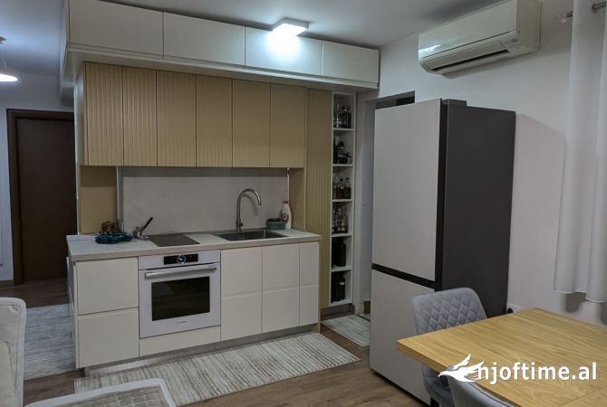 Shtepi ne shitje Apartament ne Tirane, 1+1, Mobilimi E mobiluar, Pagesa 150,000  Euro.