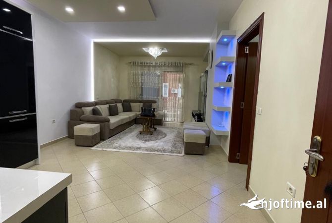 Shtepi me qera 2+1 ne Tirane - 550 Euro