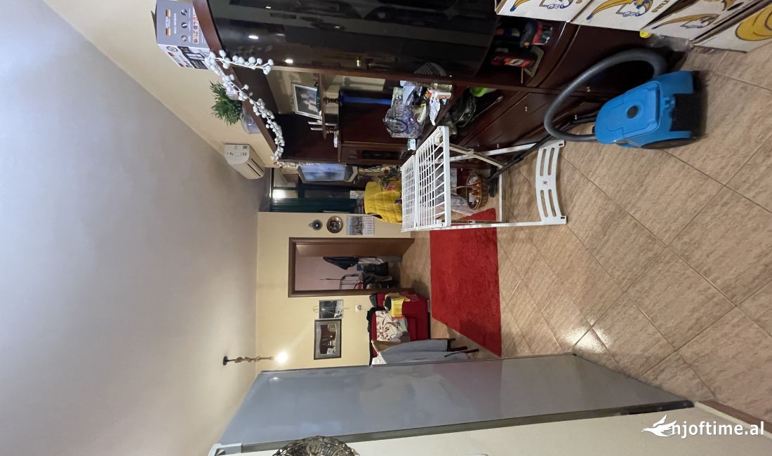 Shtepi ne shitje Apartament ne Tirane, 1+1, Mobilimi E mobiluar, Pagesa 62,000  Euro.