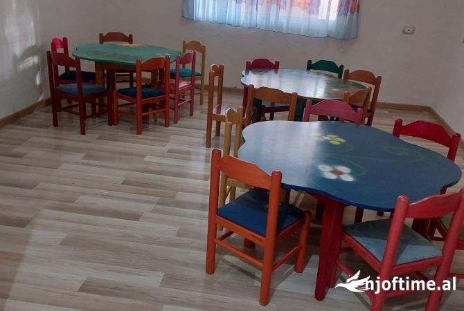 Ambient biznesi me qera 3+1 ne Tirane - 450 Euro