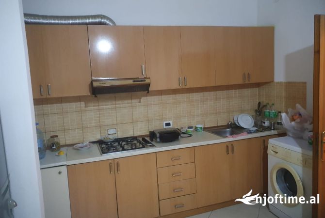 Shtepi me qera 1+1 ne Tirane - 300 Euro