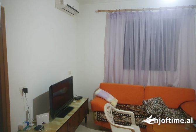 Shtepi me qera 1+1 ne Tirane - 300 Euro