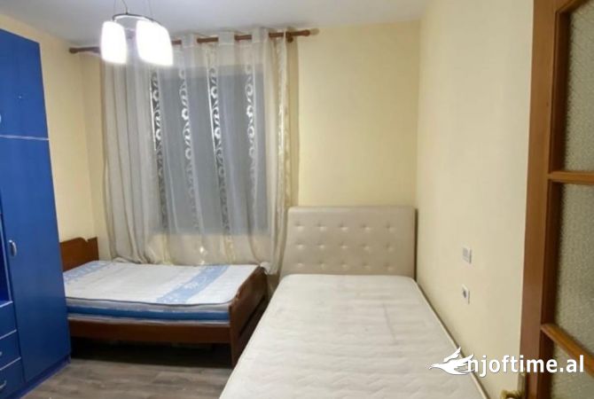 Shtepi me qera 2+1 ne Tirane - 400 Euro